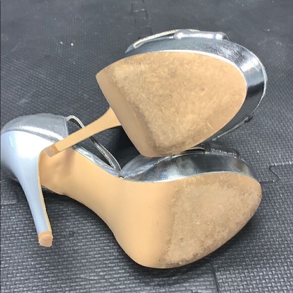 Audrey Brook Silver 5.5” Heel w/ Strap - Picture 4 of 8